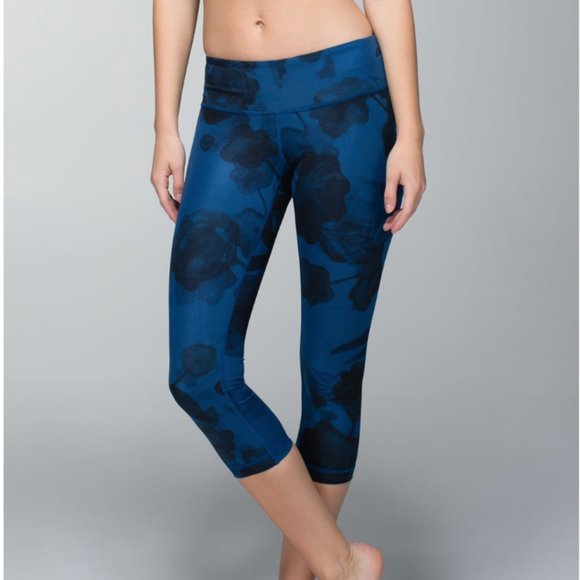 Lululemon Wunder Under Crop II *Full-On Luxtreme Jumbo Inky Floral 4 - Picture 3 of 16
